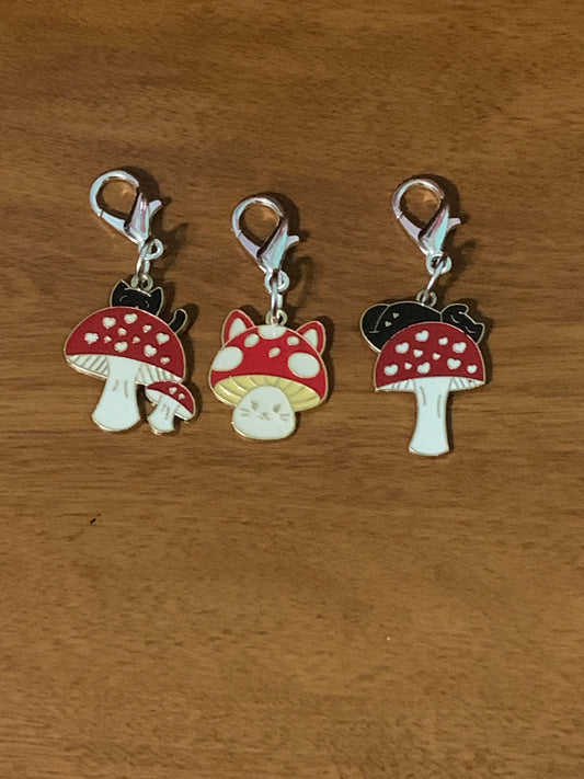 Kitty Mushroom Stitch Markers